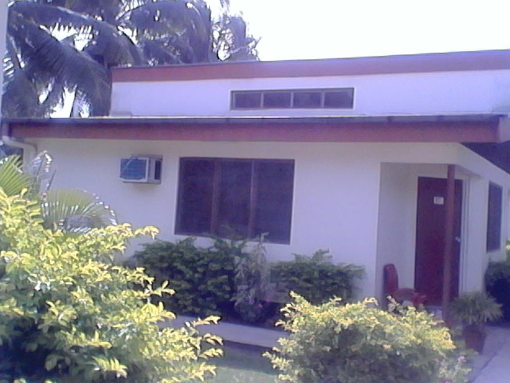 The Friendly North Inn Лабаса Екстер'єр фото