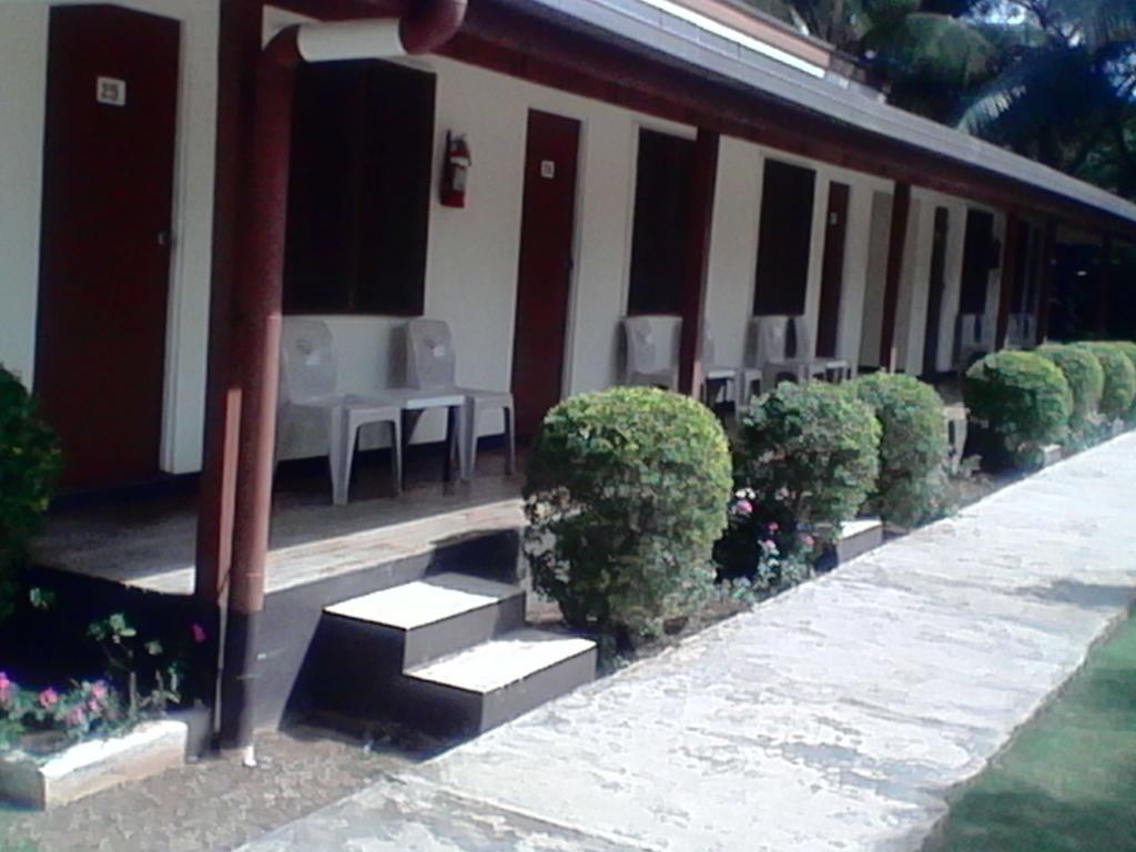 The Friendly North Inn Лабаса Екстер'єр фото